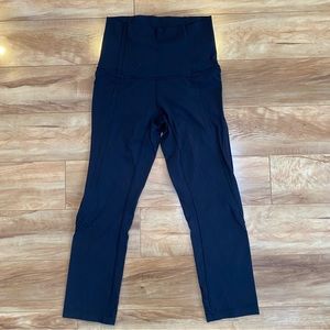 Black Cropped Lululemon Size 4 Leggings